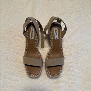 Steve Madden Tan Sandals with Slip-On Design